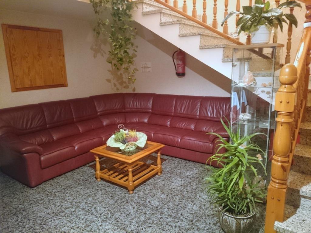 Hostal El Violi Cardona Bagian luar foto