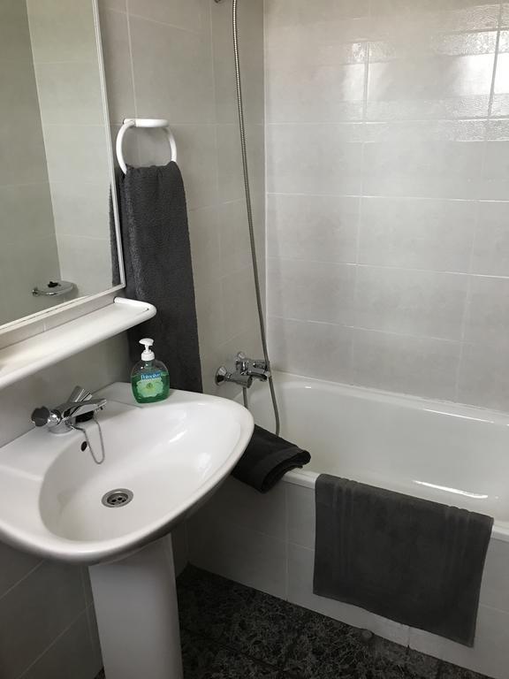 Hostal El Violi Cardona Bagian luar foto