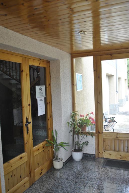 Hostal El Violi Cardona Bagian luar foto